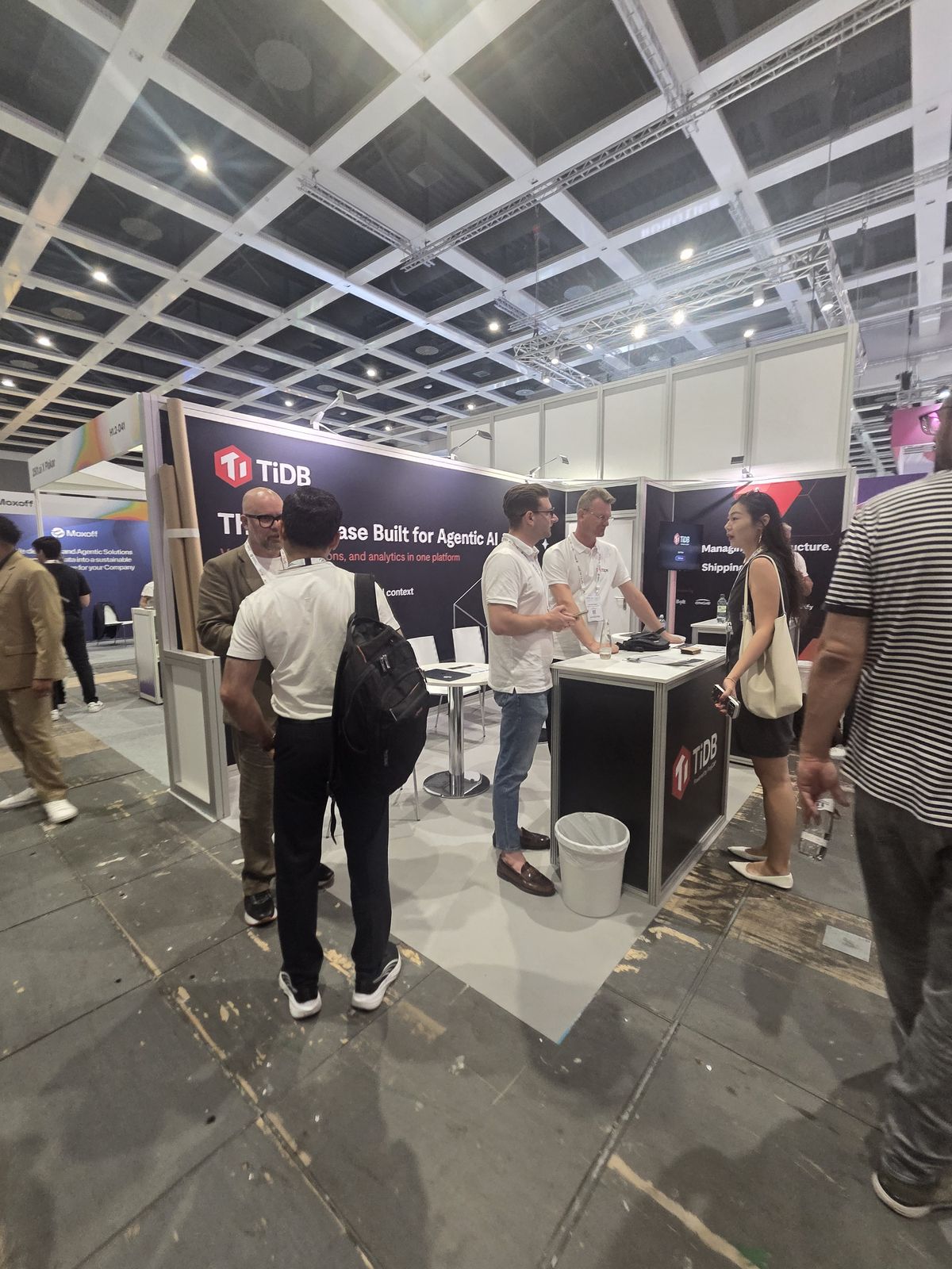 TiDB stand