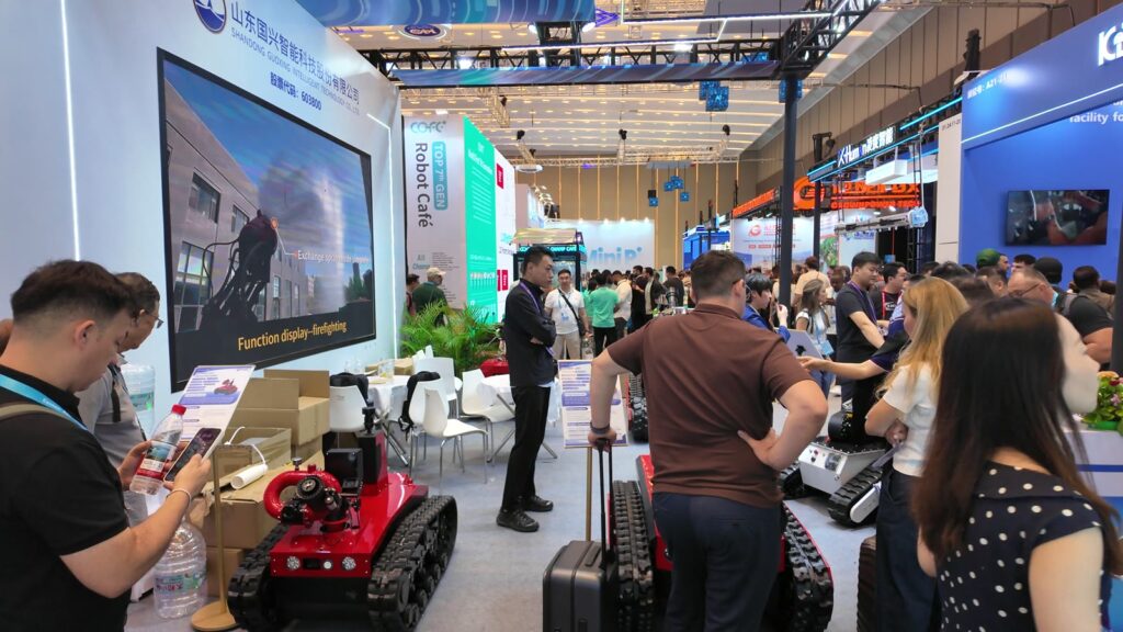 山东国兴智能の消防ロボット