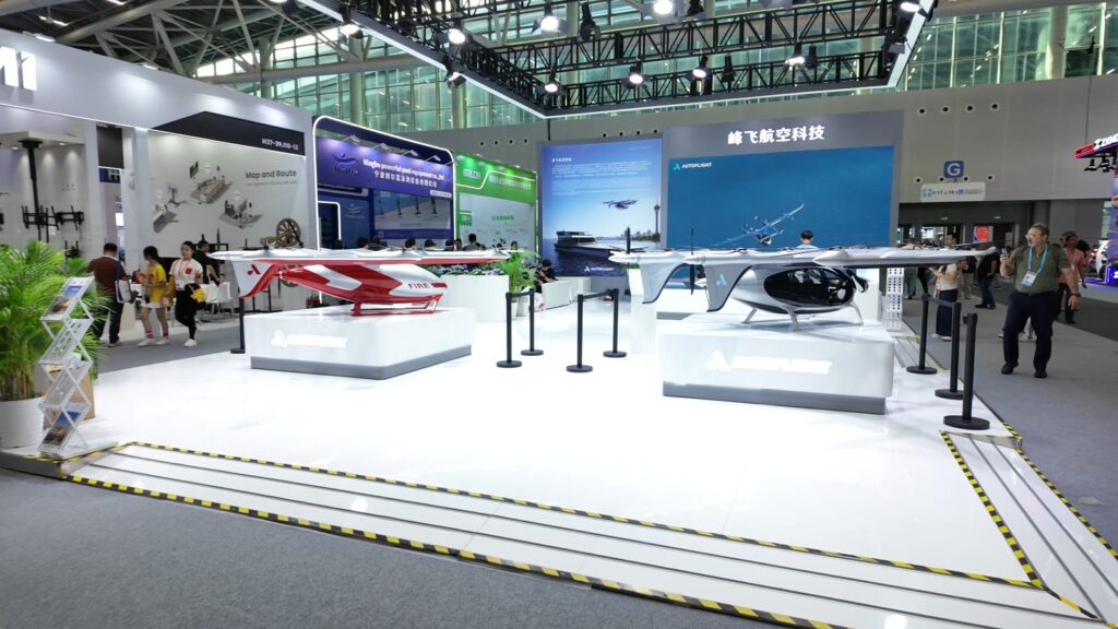 AutoFlightの展示ステージ。赤いeVTOL実機